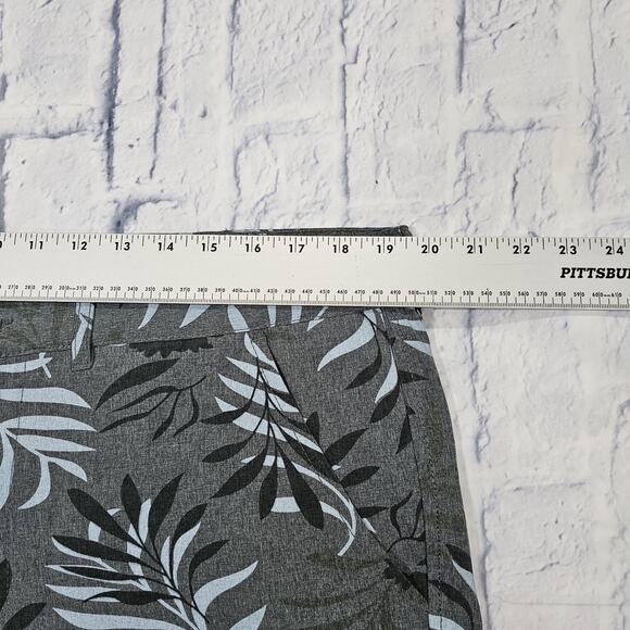 VTG VINTAGE 1946 MENS SIZE 38 Chino Shorts Gray Floral Performance Slash Pockets - Picture 4 of 11